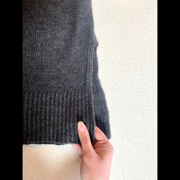 Joe Fresh long sleeved sweater dress, size Large, colour Dark Grey - Picture 6 of 6